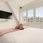 아파트 Ecrin Parisien Cosy & Chic Au Pied Des Champs Elysees 1 Min *